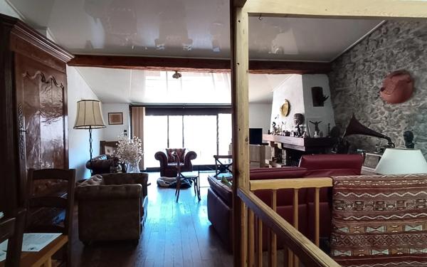 Maison de caractère 6 pièces avec garage et dépendance - SAINT PAUL DE FENOUILLET (66)