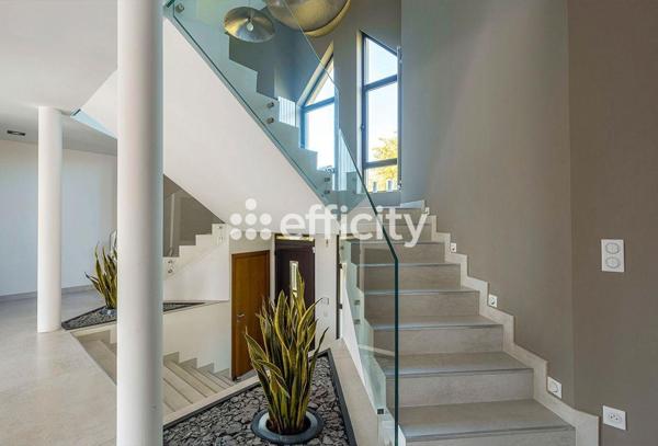 Maison 7 pièces - 254 m² Bien prestige