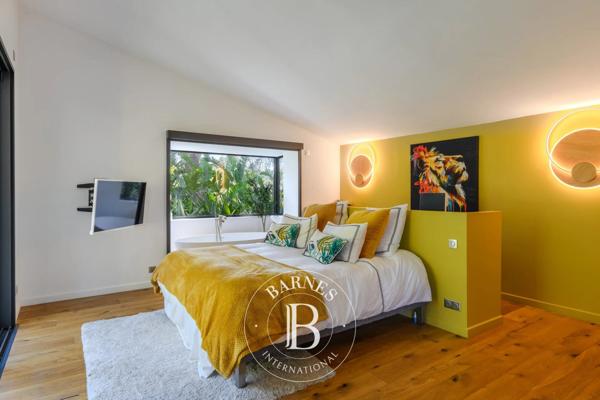 Sanary-sur-Mer, Villa  214 m² à vendre