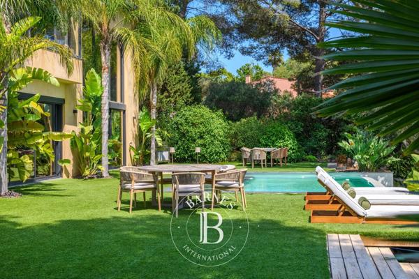 Sanary-sur-Mer, Villa  214 m² à vendre