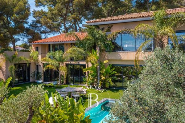 Sanary-sur-Mer, Villa  214 m² à vendre