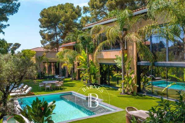 Sanary-sur-Mer, Villa  214 m² à vendre