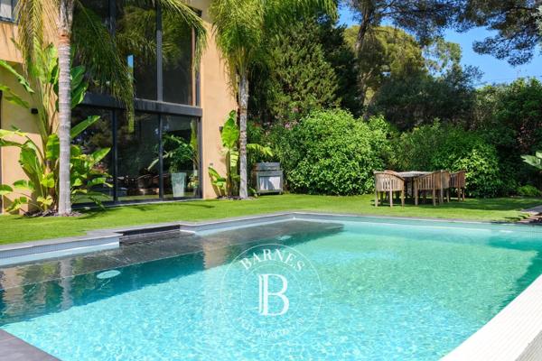 Sanary-sur-Mer, Villa  214 m² à vendre