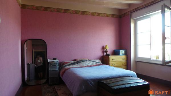 Centre Ville proximité commerces maison familiale avec atelier et dépendances