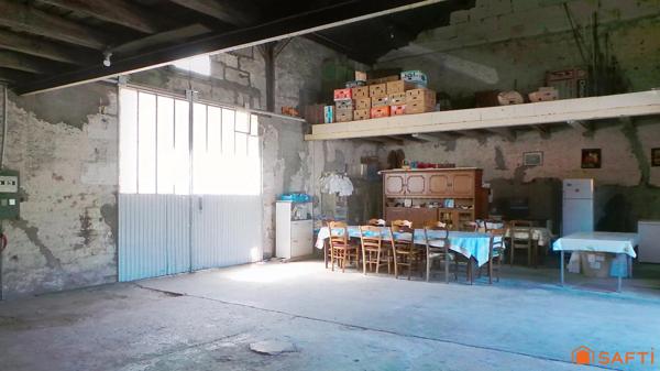 Centre Ville proximité commerces maison familiale avec atelier et dépendances