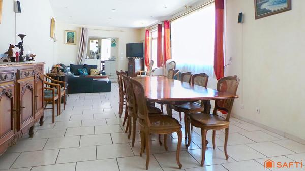 Centre Ville proximité commerces maison familiale avec atelier et dépendances