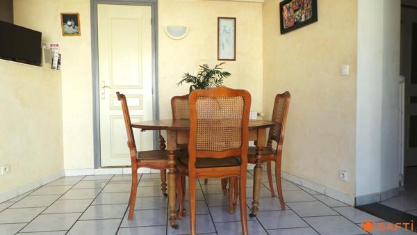 Centre Ville proximité commerces maison familiale avec atelier et dépendances