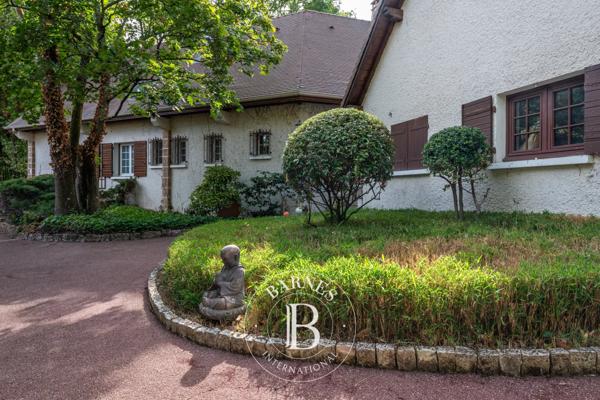 Écully, Maison 5 Chambres -  277 m² à vendre