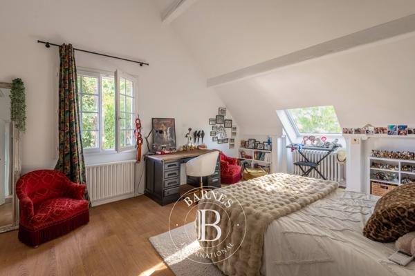 Écully, Maison 5 Chambres -  277 m² à vendre