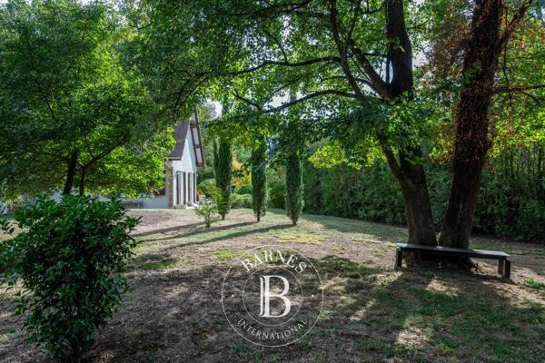 Écully, Maison 5 Chambres -  277 m² à vendre