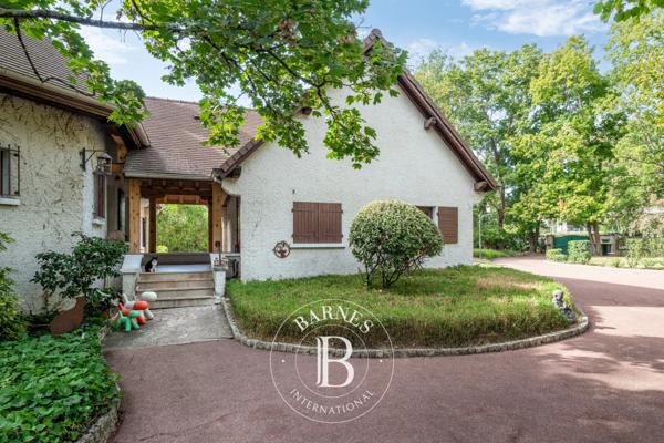 Écully, Maison 5 Chambres -  277 m² à vendre
