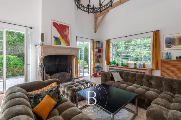 Écully, Maison 5 Chambres -  277 m² à vendre