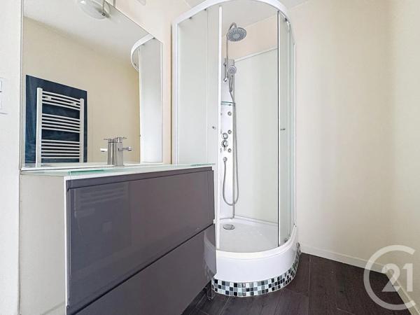 Appartement F3 à vendre  3 pièces - 73 m 2   TROYES  - 10