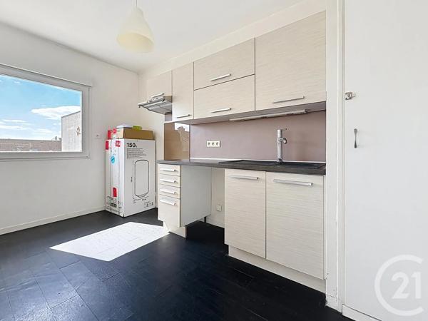 Appartement F3 à vendre  3 pièces - 73 m 2   TROYES  - 10