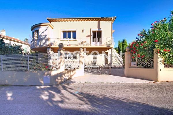 À VENDRE - Maison familiale 7 pièces avec deux logements à Draguignan