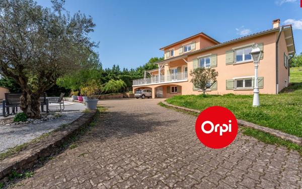 Maison à vendre    6 pièces • 250 m2 Saint-Priest
