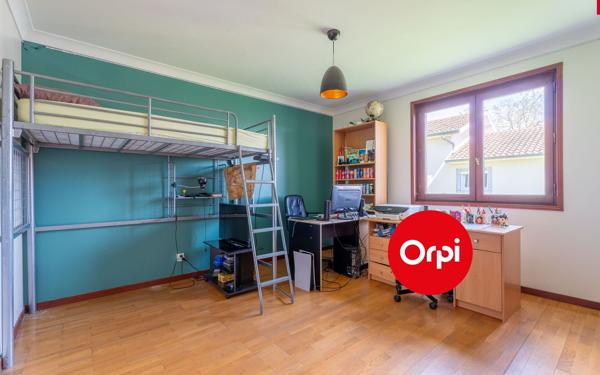 Maison à vendre    6 pièces • 250 m2 Saint-Priest