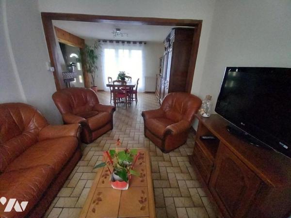 MAISON 6 PIECES avec dépendance, l'ensemble sur  1ha 08a de terrain