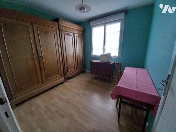 MAISON 6 PIECES avec dépendance, l'ensemble sur  1ha 08a de terrain