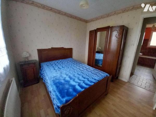 MAISON 6 PIECES avec dépendance, l'ensemble sur  1ha 08a de terrain