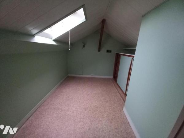 MAISON 6 PIECES avec dépendance, l'ensemble sur  1ha 08a de terrain