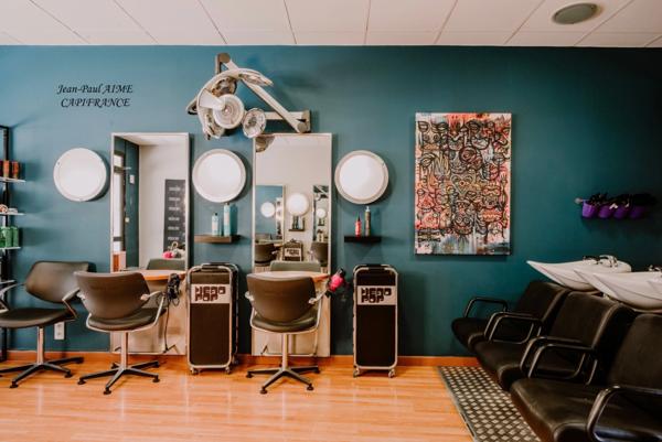 Dpt Gard (30), à vendre PONT SAINT ESPRIT Salon de coiffure Emplacement N°1