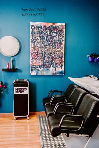 Dpt Gard (30), à vendre PONT SAINT ESPRIT Salon de coiffure Emplacement N°1