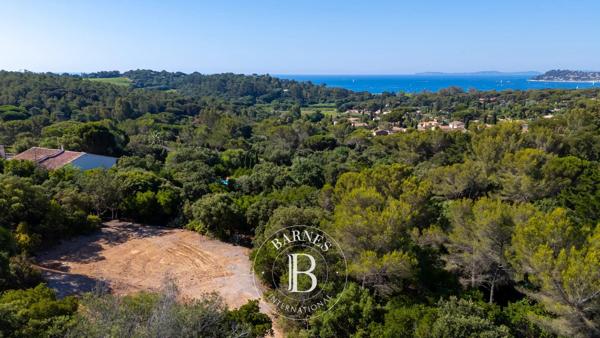 La Croix-Valmer, Terrain constructible  1 703 m² à vendre