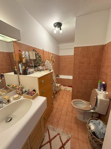 A VENDRE - STUDIO - MOUGINS-LE-HAUT