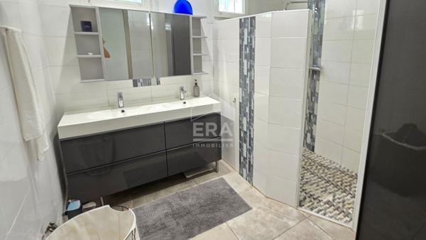 Maison spacieuse à vendre à Marignane - Un véritable havre de paix !