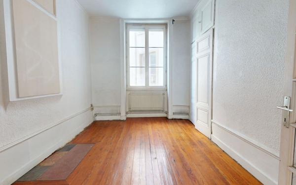 Appartement à vendre    4 pièces • 85,30 m2 Lyon 3