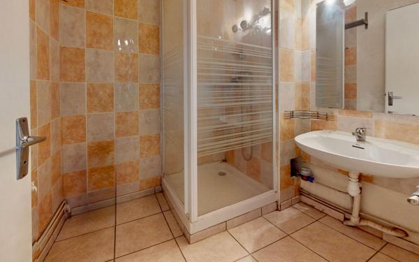 Appartement à vendre    4 pièces • 85,30 m2 Lyon 3