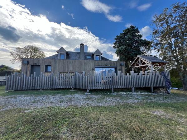 Ensemble immobilier en pierre avec beaucoup de cachet !