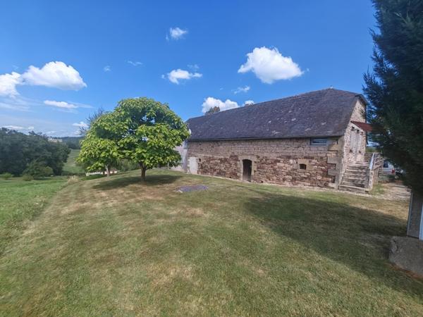 Ensemble immobilier en pierre avec beaucoup de cachet !