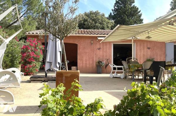 VILLA T5 DE PLAIN PIED AVEC GRAND TERRAIN BRIGNOLES