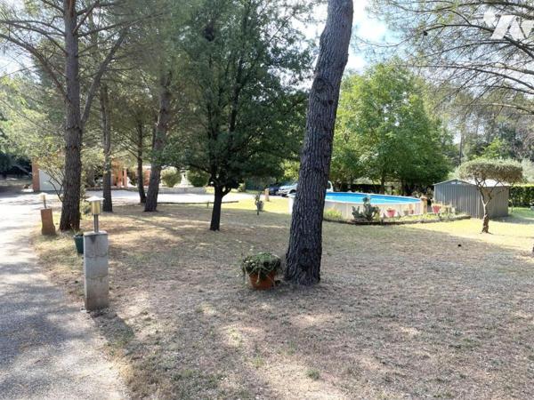 VILLA T5 DE PLAIN PIED AVEC GRAND TERRAIN BRIGNOLES