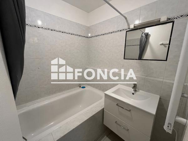 Location Appartement meublé 2 pièces 34.01 m² - 14 RUE DU CORNET Le Mans 72000