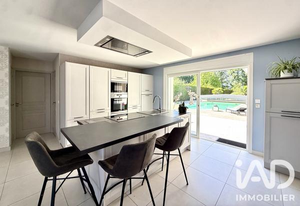 Maison à vendre 7 pièces 174 m² Saint-Lyé