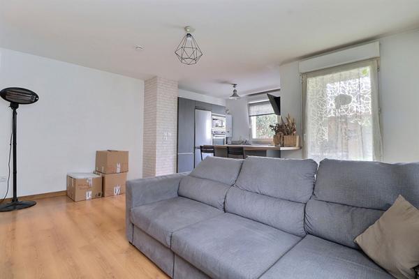 Appartement 3 pièces avec TERRASSE ET PARKING