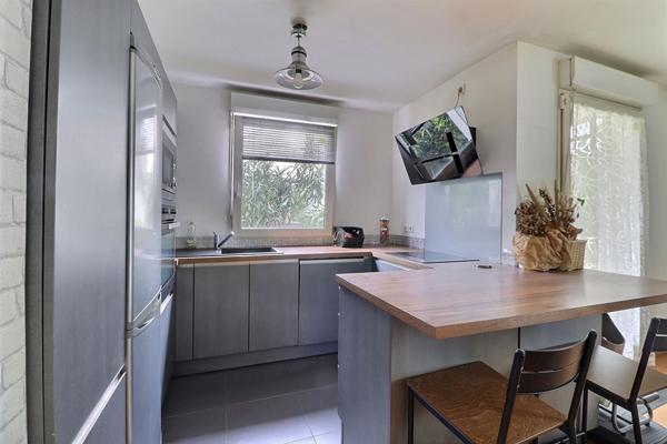 Appartement 3 pièces avec TERRASSE ET PARKING