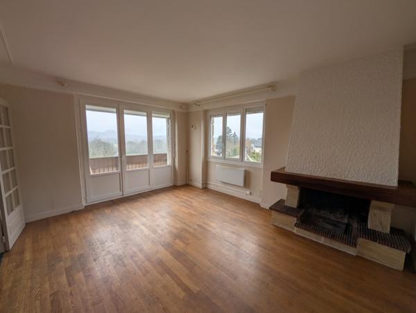 Maison à vendre |  Le Lonzac |  15 pièces | 243,1 m²