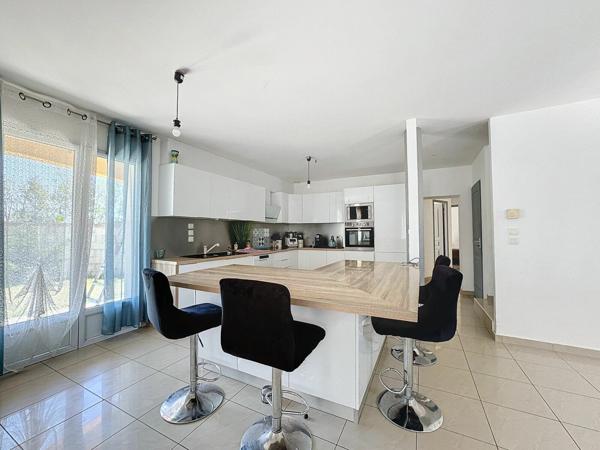 Maison à vendre    6 pièces •  Bourg-lès-Valence