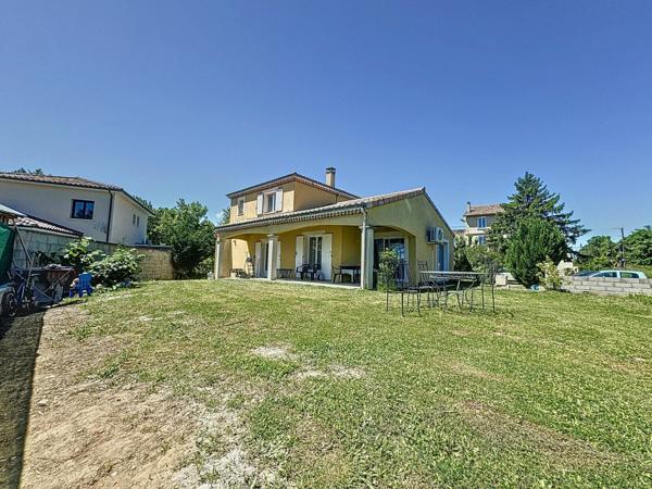 Maison à vendre    6 pièces •  Bourg-lès-Valence