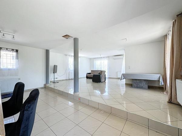 Maison à vendre    6 pièces •  Bourg-lès-Valence