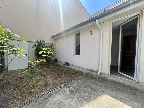 Echoppe 84m2 3ch jardin garage Saint -Genes