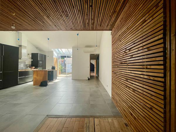 Echoppe 84m2 3ch jardin garage Saint -Genes