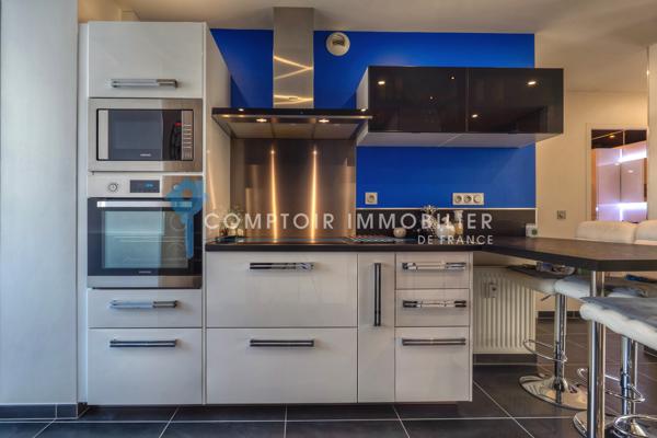 Appartement
                                                                                                                                                                                                                                                                                                                        4 pièce(s)                                                                                                                                                                                                          2 chambre(s)                                                                                                                                                                                                          74  m²