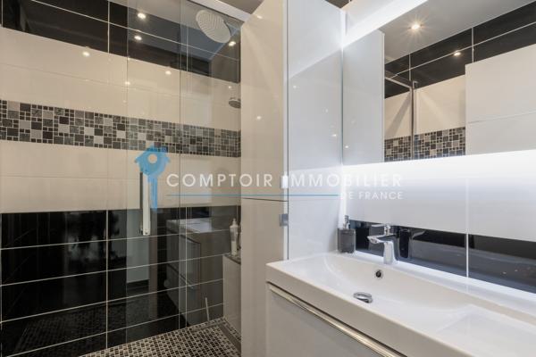 Appartement
                                                                                                                                                                                                                                                                                                                        4 pièce(s)                                                                                                                                                                                                          2 chambre(s)                                                                                                                                                                                                          74  m²