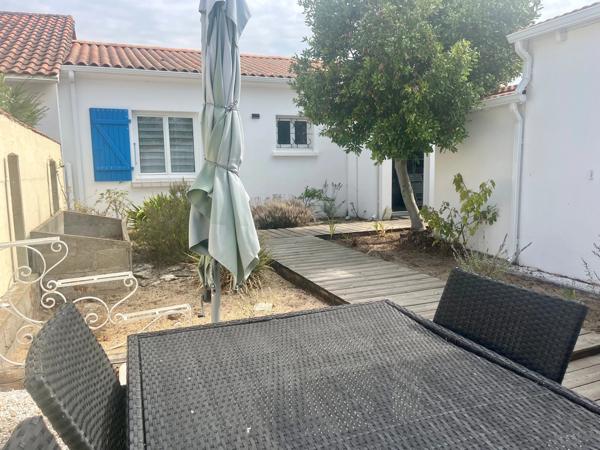 LA FAUTE SUR MER (85) PROCHE OCEAN VILLA PLAIN PIED AVEC 2 LOCATIFS SAISONNIERS INDEPENDANTS SUR 400M²