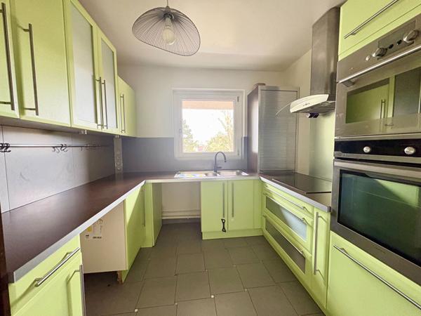 Appartement Verrieres Le Buisson 4 pièce(s) 90 m2